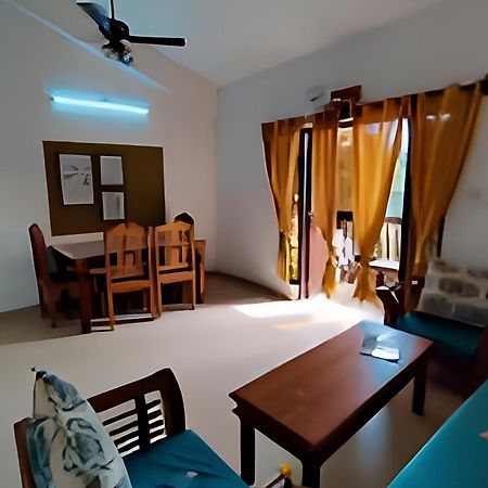 Ronne'S 2Bhk Lagoon Apartment -קלנגוטה מראה חיצוני תמונה
